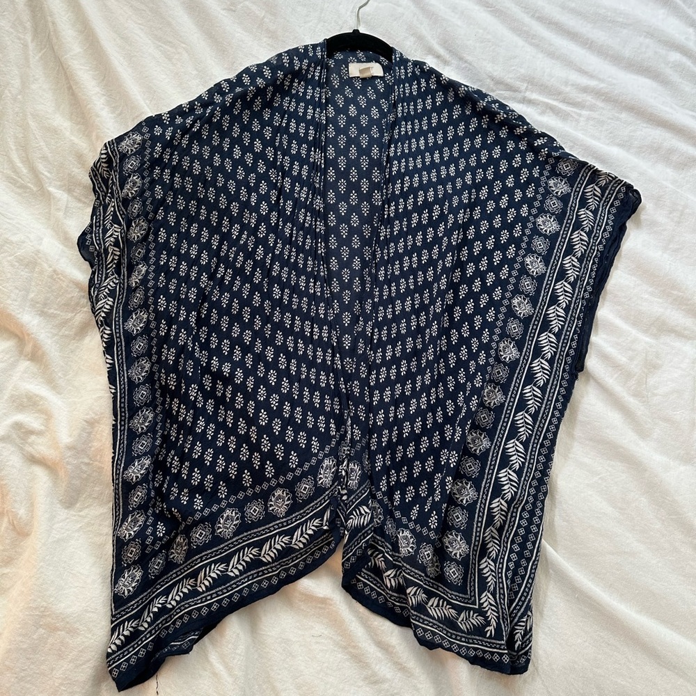 LOFT Outlet Blue and White Shawl Wrap